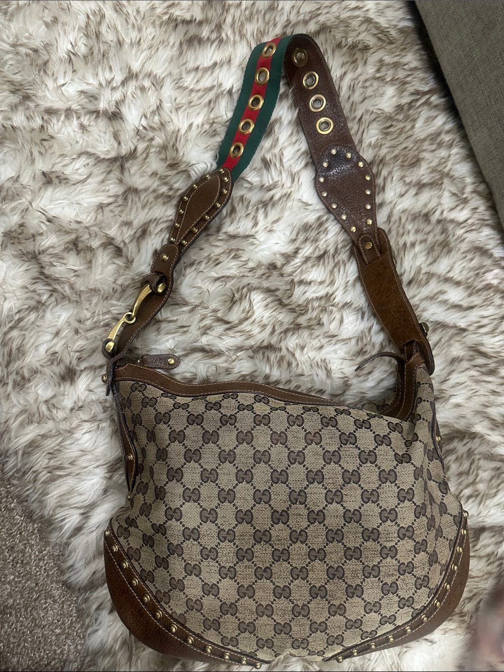 GUCCI Tan/Brown GG Canvas Shoulder Bag W/Studded Red & green Leather Strap - Picture 2 of 8